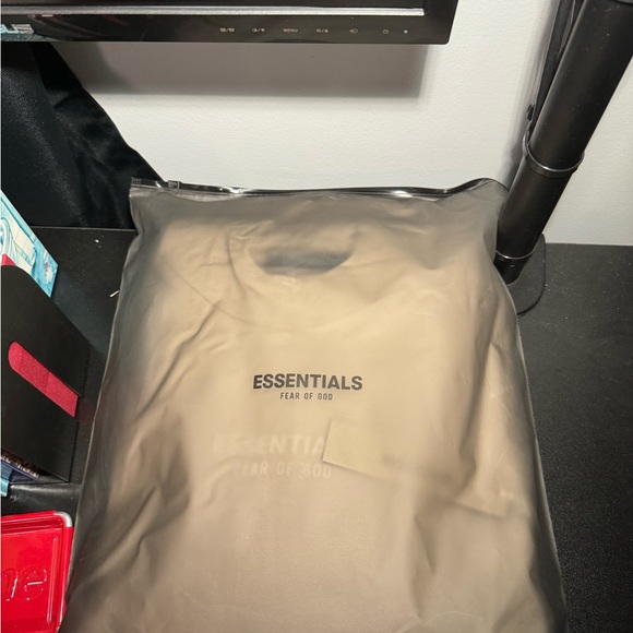 Fear Of God Essentials Hoodie Silver Cloud Size L - Picture 3 of 4